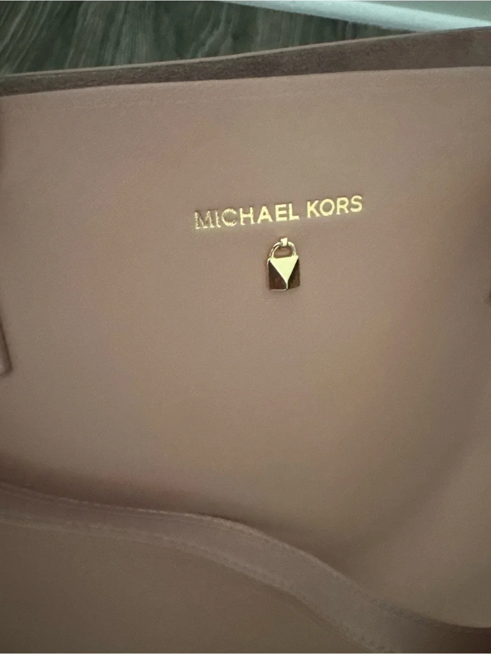 MICHAEL KORS Dusty Rose Leather Tote with Gold Logo - Picture 2 of 6